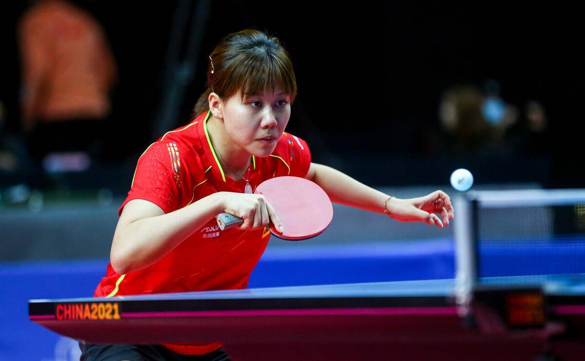 竞争激烈的 竞争激烈的