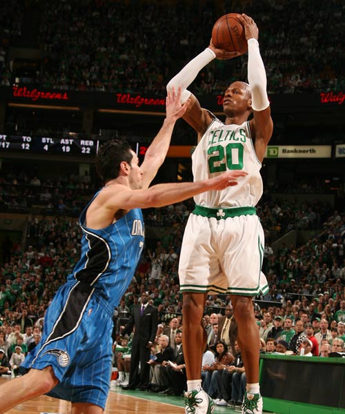 拉维奇给予 拉维奇给予