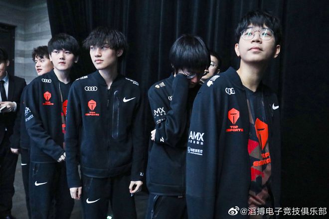 足球的影响 足球的影响