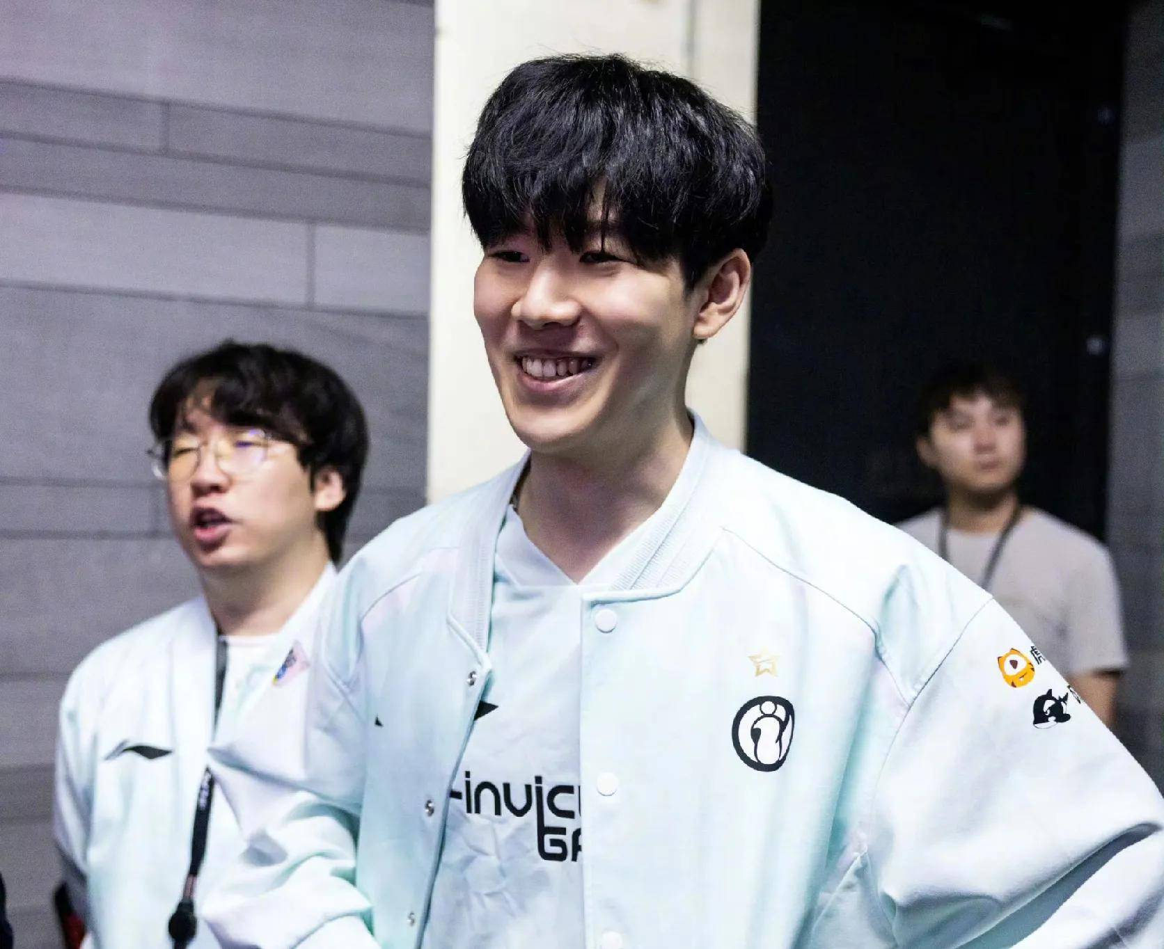 菲利普的成 菲利普的成